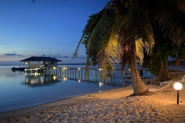 plage le soir chez Raita